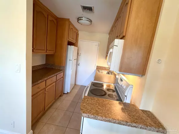 Pensacola, FL 32507,825 Bayshore Dr