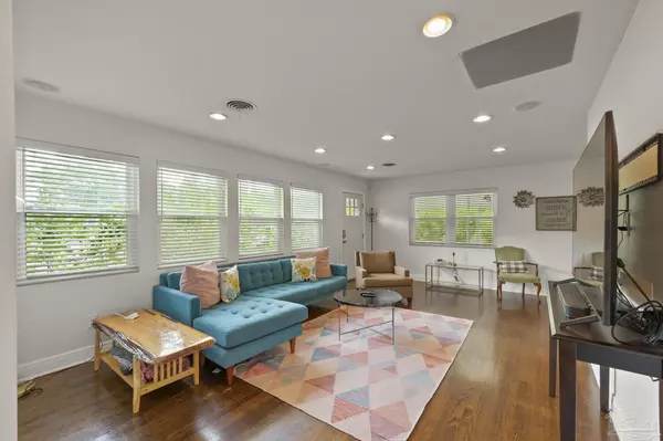 Pensacola, FL 32503,200 Clematis St