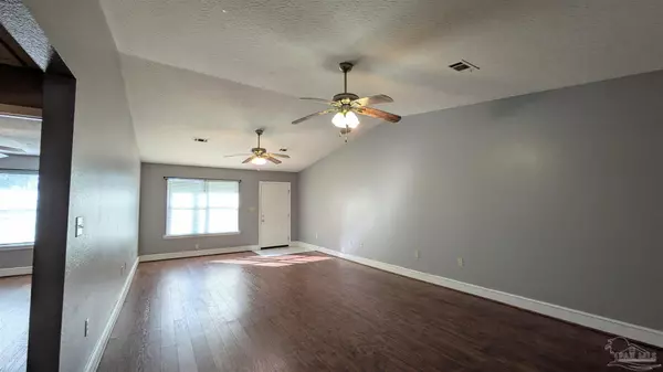 Pensacola, FL 32507,912 Rentz Ave