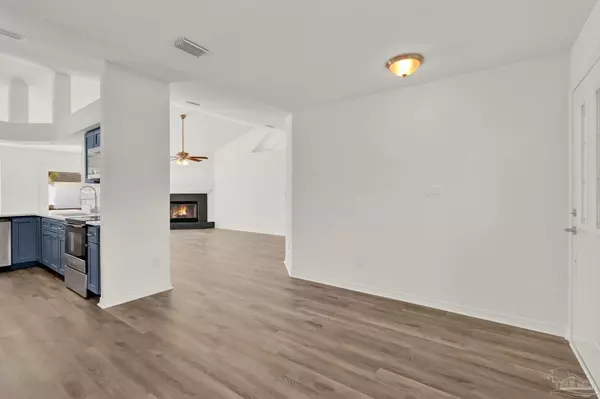 Navarre, FL 32566,7271 Manatee St