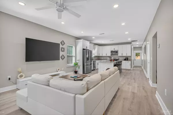 Pensacola, FL 32504,8355 Dudley Ave