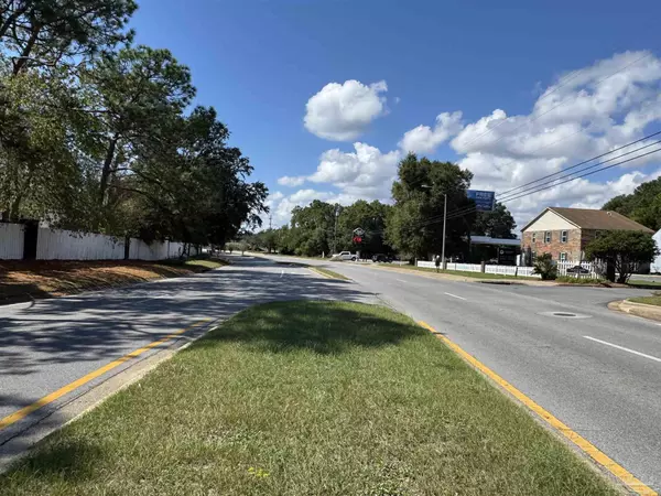 Pensacola, FL 32503,3298 Summit Blvd