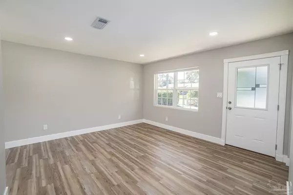 Pensacola, FL 32505,4494 Landes Dr