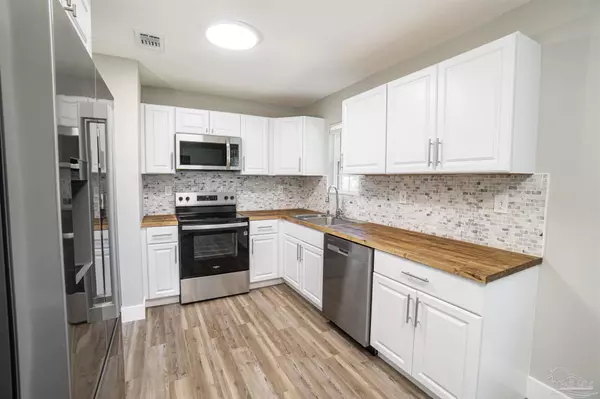 Pensacola, FL 32505,4494 Landes Dr