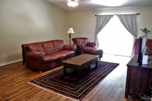 Navarre, FL 32566,7104 Manatee St