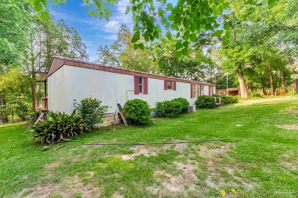 Milton, FL 32583,11210 S Lakeview Dr