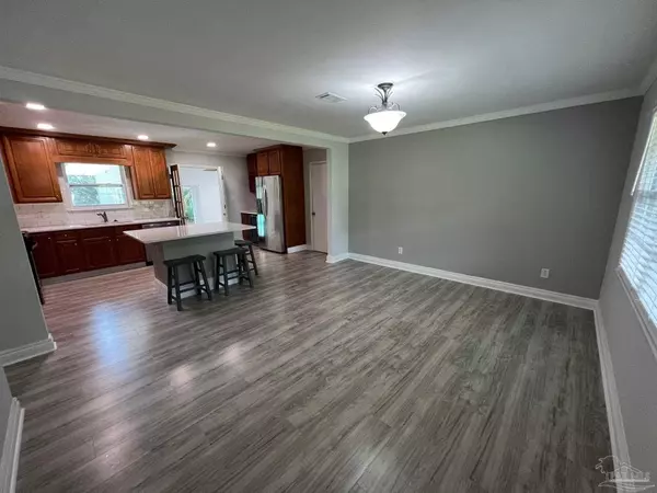 Pensacola, FL 32503,2855 Bayview Way