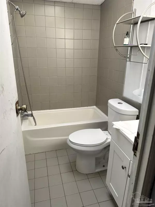 Navarre, FL 32566,2240 Crescent Wood Rd