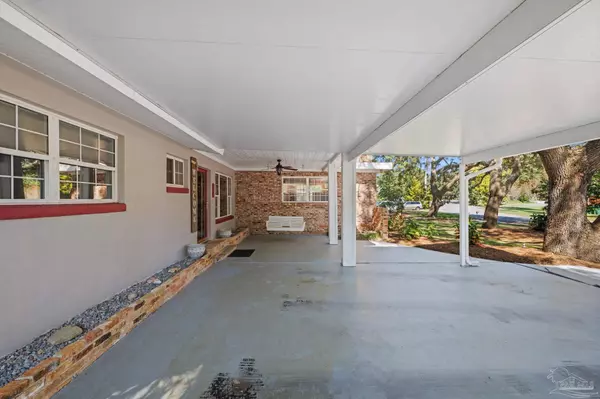 Gulf Breeze, FL 32561,314 Camelia St