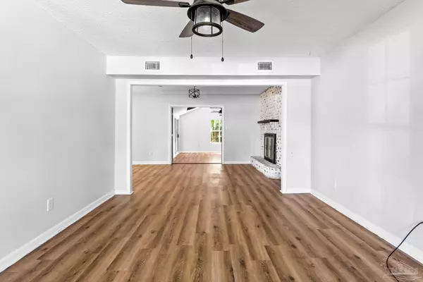 Pensacola, FL 32504,3525 Brookshire Dr