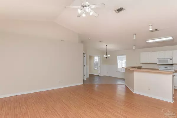Pensacola, FL 32526,1111 Simpson St