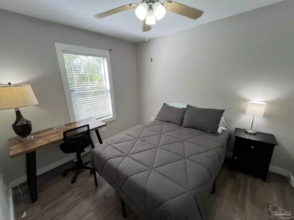 Gulf Breeze, FL 32563,1271 Redwood Ln