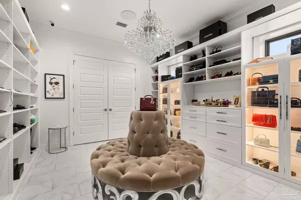 Gulf Breeze, FL 32563,3348 Edgewater Dr