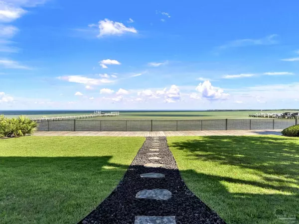 Gulf Breeze, FL 32561,28 Baybridge Dr