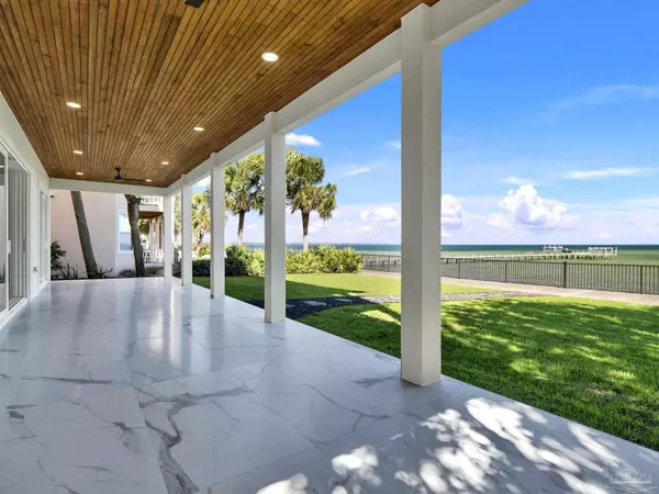 Gulf Breeze, FL 32561,28 Baybridge Dr