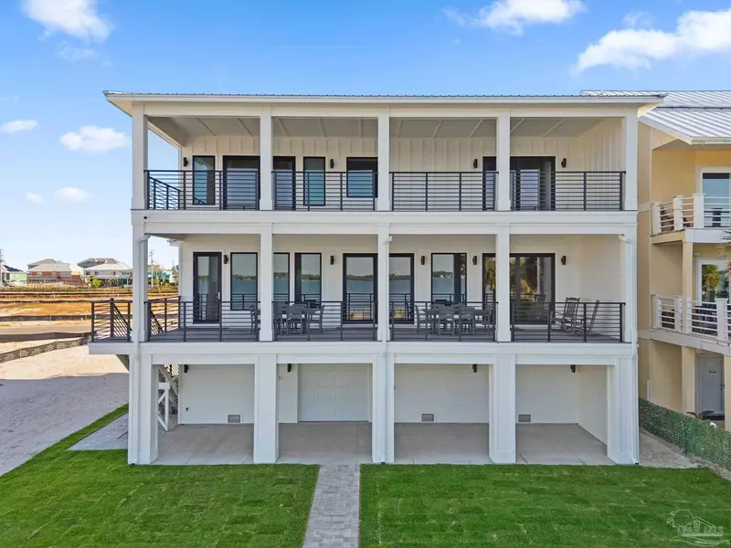 7330 Grand Navarre Blvd, Navarre, FL 32566