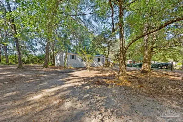 Milton, FL 32583,5127 Lake End Dr