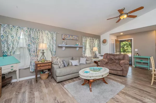 Gulf Breeze, FL 32563,5813 Congress Ct