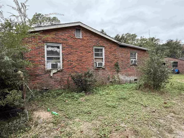 Milton, FL 32583,4251 Garcon Point Rd