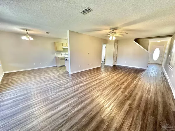 Pensacola, FL 32505,3331 Two Sisters Way