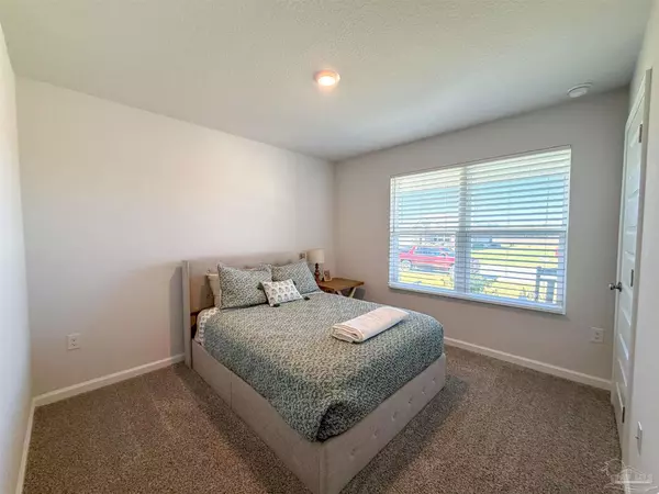 Milton, FL 32583,5494 Silverbell Dr