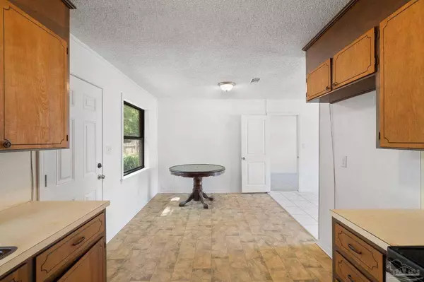 Pensacola, FL 32514,7775 Marlow St