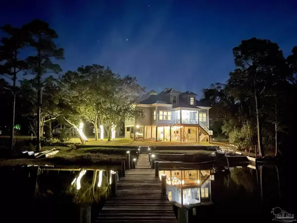 Navarre, FL 32566,2975 Holley Point Rd