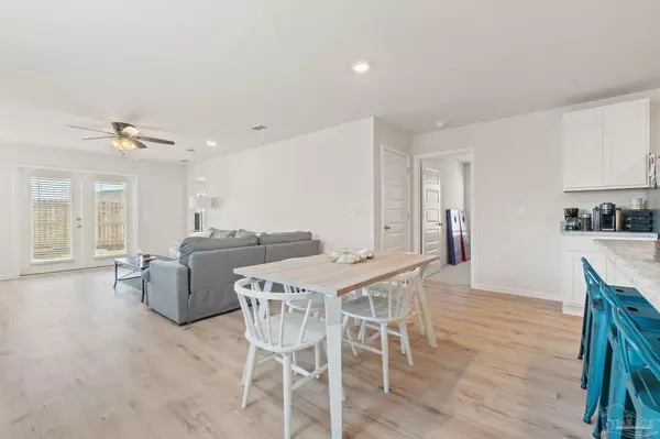 Pace, FL 32571,5252 Peach Dr