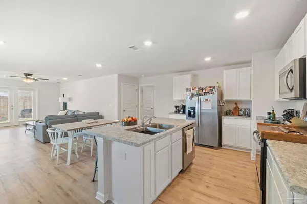 Pace, FL 32571,5252 Peach Dr