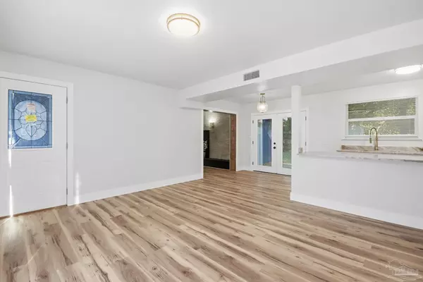 Pensacola, FL 32506,522 S Edgewood Cir