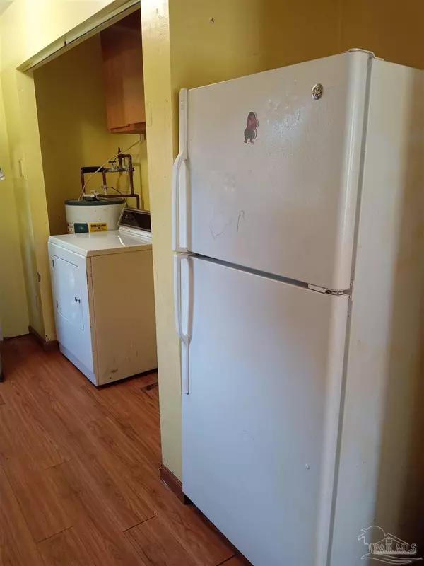 Milton, FL 32583,5721 Pine Dr