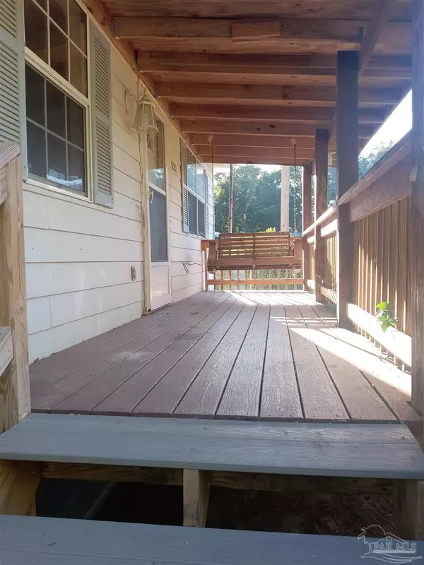 Milton, FL 32583,5721 Pine Dr