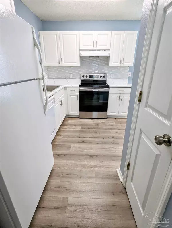 Pensacola, FL 32507,2466 Redoubt Ave