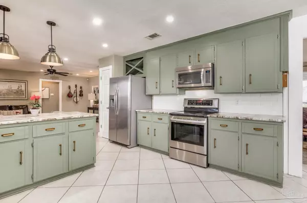 Pensacola, FL 32526,9920 Rebel Rd