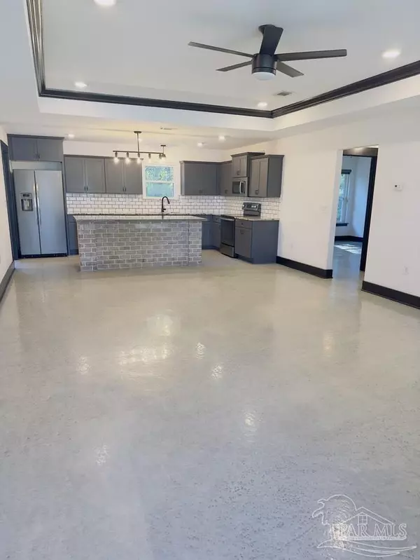 Pensacola, FL 32526,6408 Sarasota St