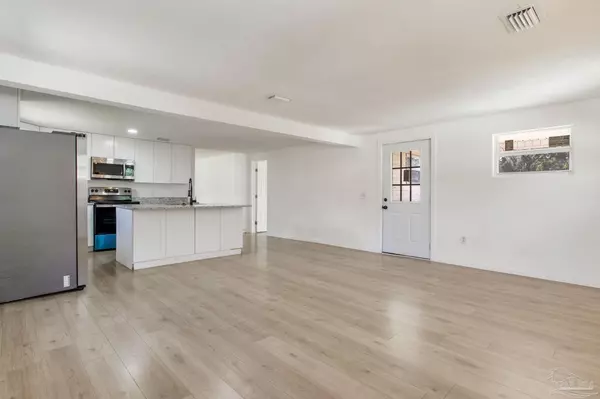 Pensacola, FL 32534,8351 Dudley Ave