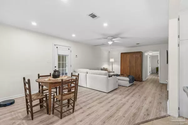 Milton, FL 32570,6617 Ravine St