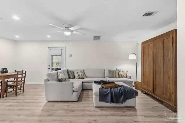 Milton, FL 32570,6617 Ravine St