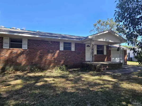 746 Tate Rd, Cantonment, FL 32533