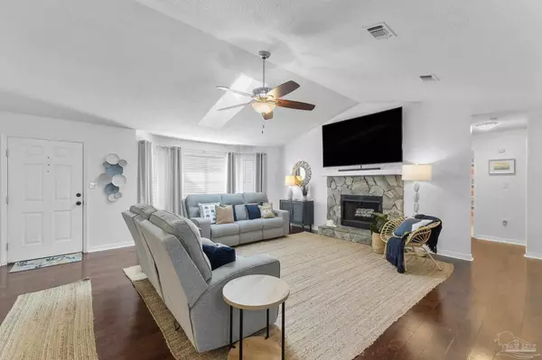 Navarre, FL 32566,1938 Coral St