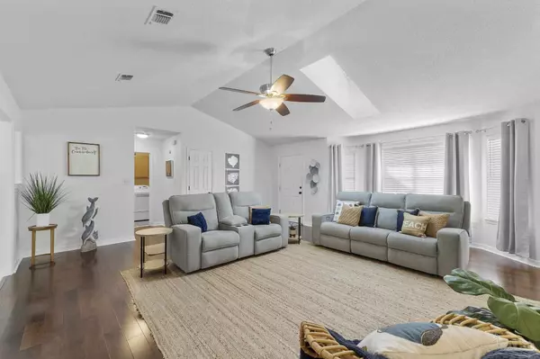 Navarre, FL 32566,1938 Coral St