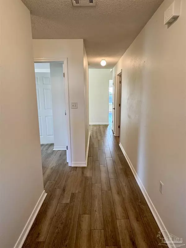 Gulf Breeze, FL 32563,3745 Manhattan Ct