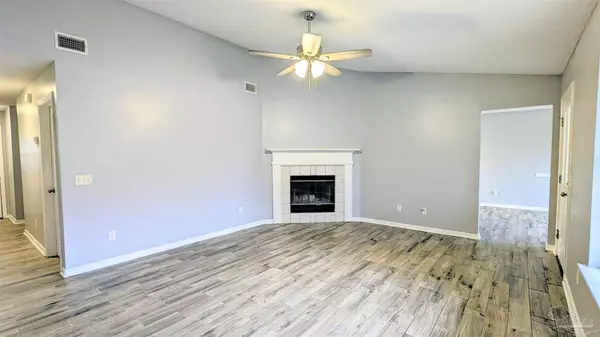 Navarre, FL 32566,6951 East Bay Blvd