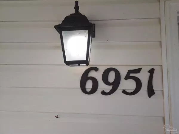 Navarre, FL 32566,6951 East Bay Blvd