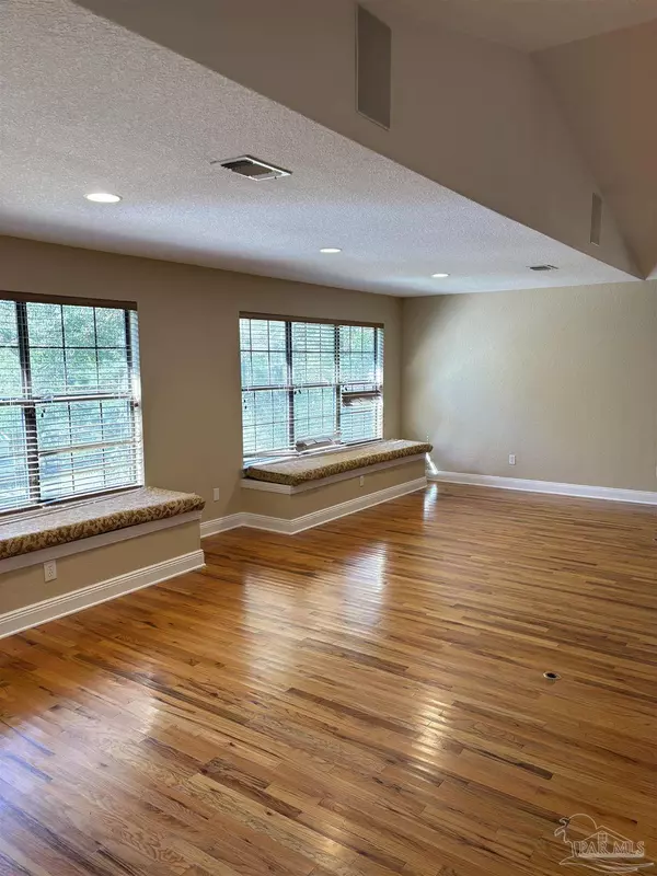 Molino, FL 32577,1002 Daffin Rd