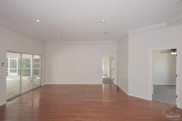 Pace, FL 32571,5490 Oakmont Dr