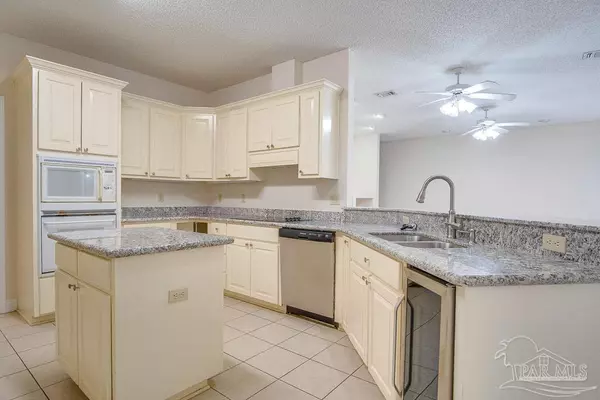 Pensacola, FL 32503,3461 Oakmont Dr