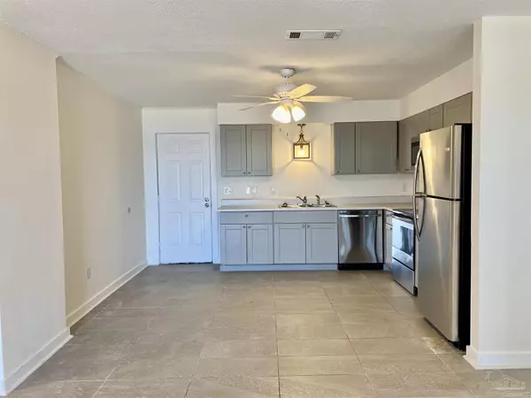 Pensacola, FL 32506,9553 Lillian Hwy