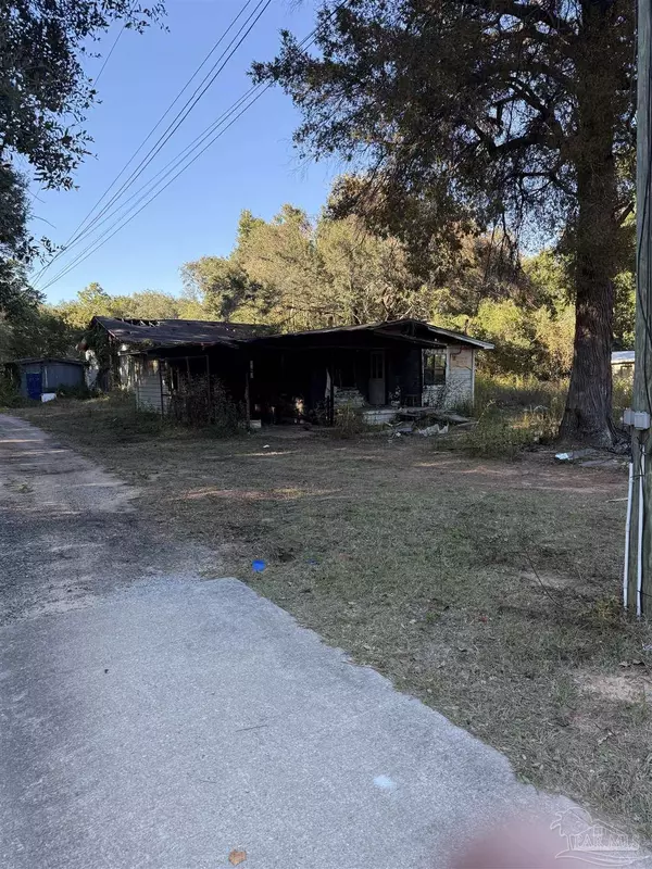 Milton, FL 32583,5676 Mulat Rd