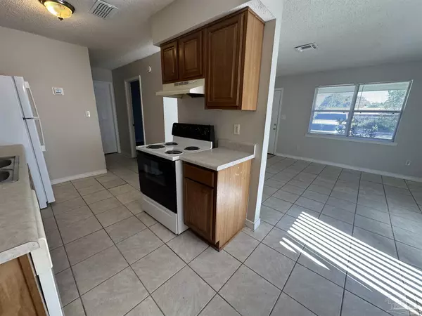 Pensacola, FL 32506,676 S 72nd Ave